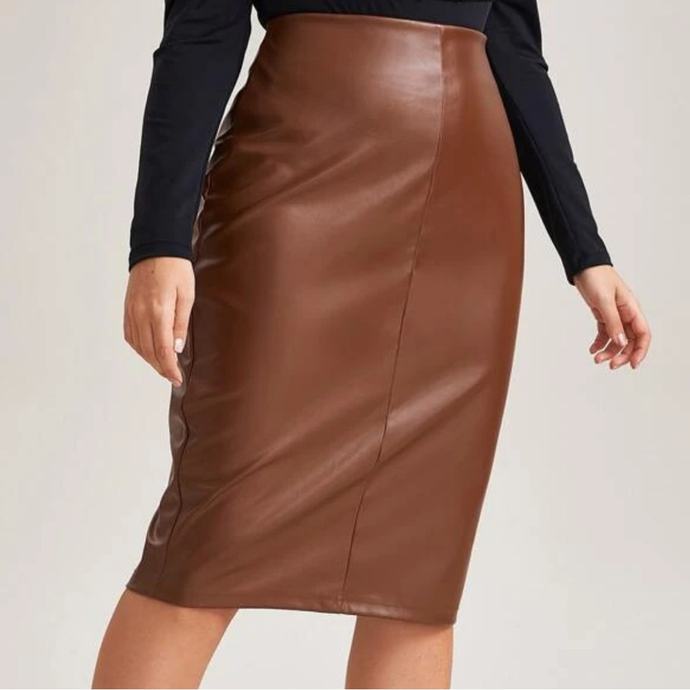 Shein Bae Plus Split Hem PU Leather Skirt (Sz 20/4XL)